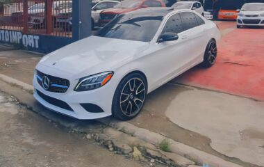 Usado 2019 Mercedes C-Class